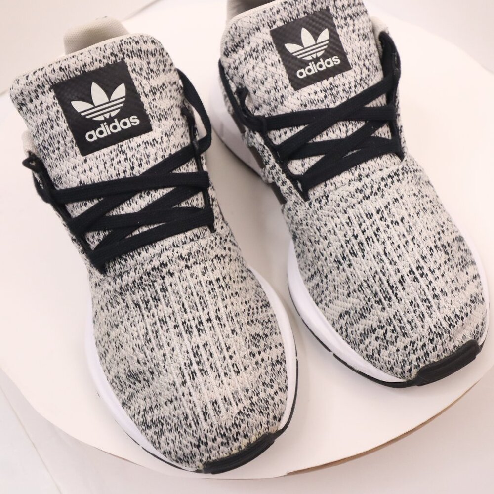 adidas.adidas swift run. size 6.